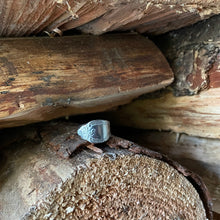 Load image into Gallery viewer, Dainty Floral Spoon Ring
